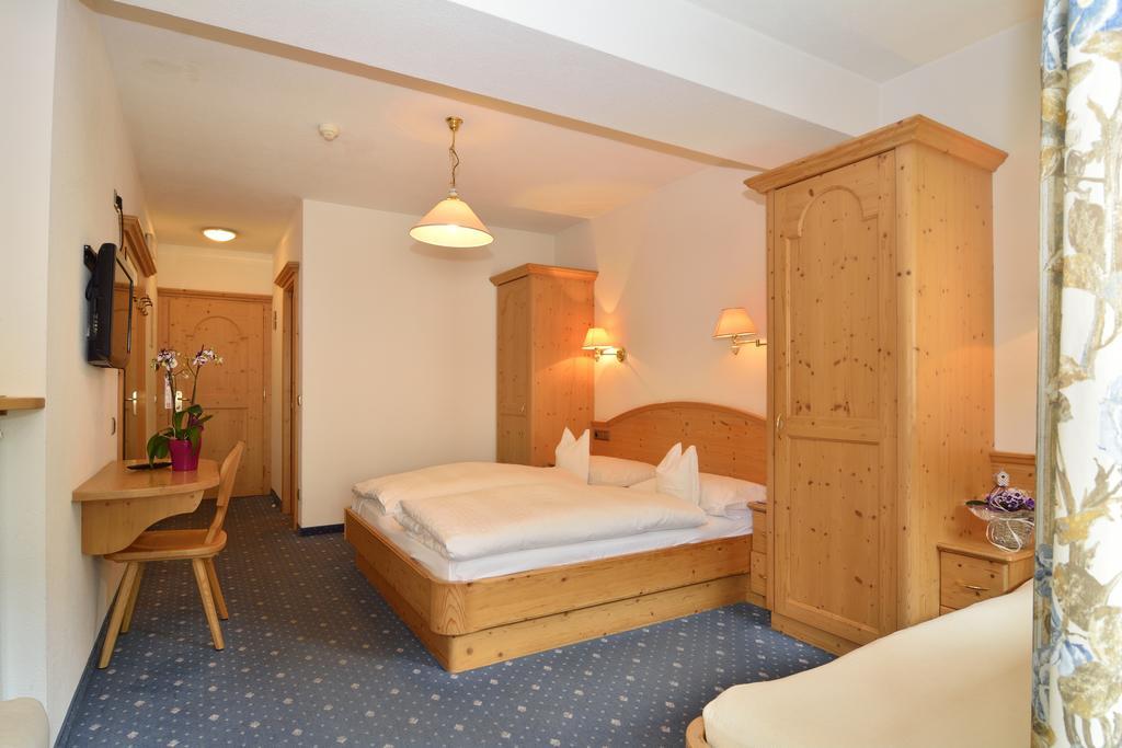 Hotel Silvana Selva di Val Gardena Szoba fotó